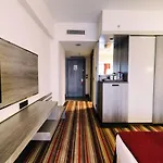 Ξενοδοχείο Ramada Plaza By Wyndham 4*