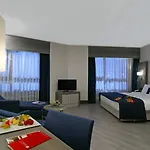Ξενοδοχείο Ramada Plaza By Wyndham Σμύρνη