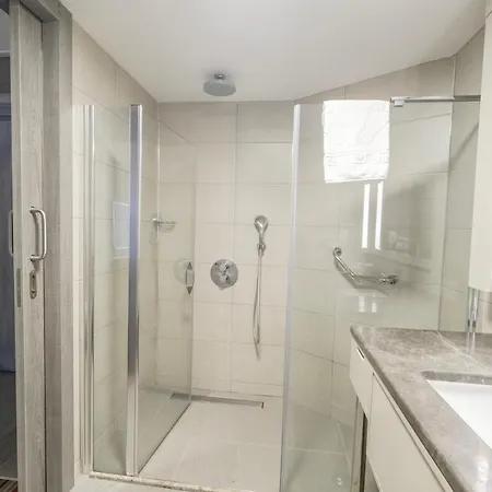 Ramada Plaza By Wyndham