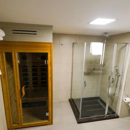 Ramada Plaza By Wyndham 4*