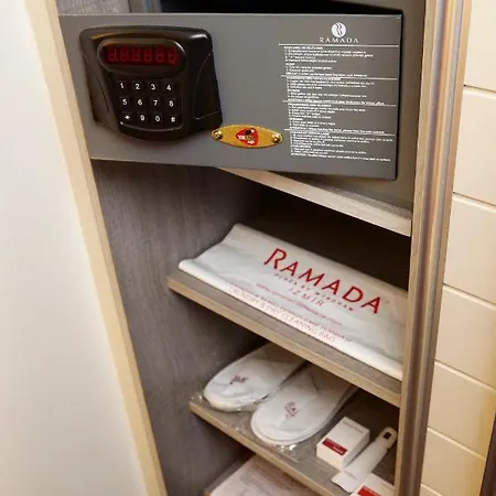 Ramada Plaza By Wyndham Hotel Esmirna