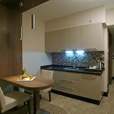 Ramada Plaza By Wyndham إزمير