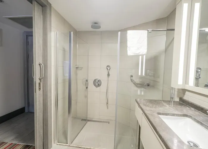 Ramada Plaza By Wyndham