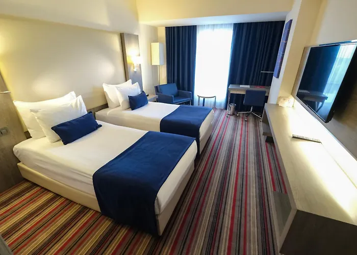 Ramada Plaza By Wyndham Otel 4*