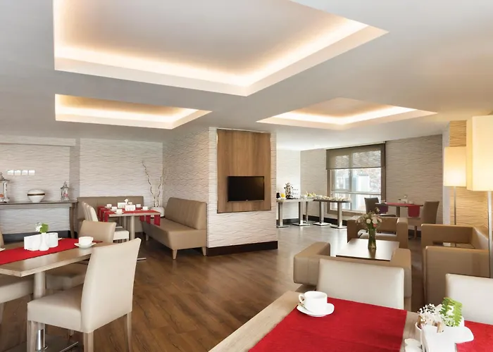 Ramada Plaza By Wyndham Hotell