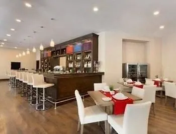 Hotell Ramada Plaza By Wyndham 4*