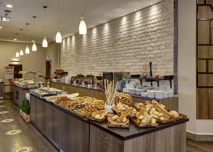 Otel Ramada Plaza By Wyndham 4*