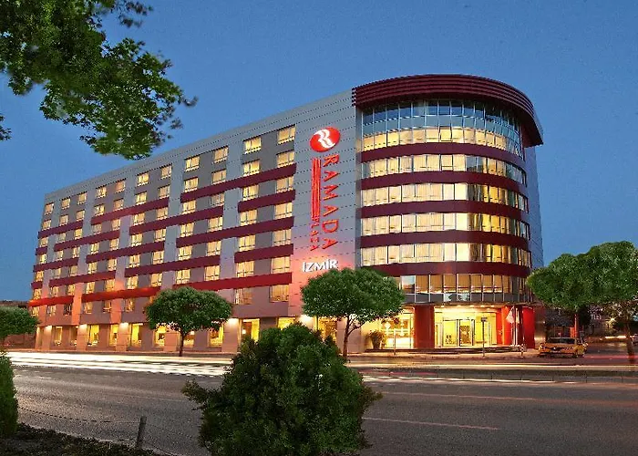 מלון Ramada Plaza By Wyndham 4*
