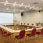 Ramada Plaza By Wyndham 이즈미르