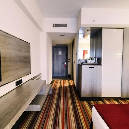 Hotel Ramada Plaza By Wyndham 4*
