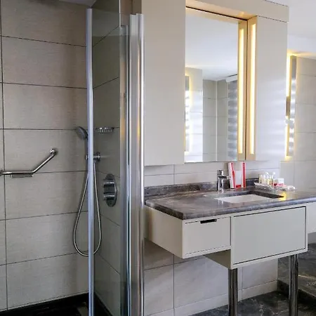 Hotel Ramada Plaza By Wyndham 4*