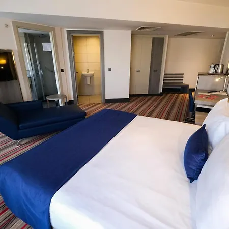 Ramada Plaza By Wyndham 4*