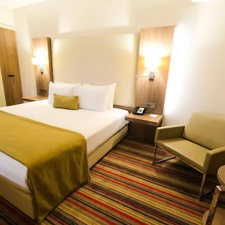 Hotel Ramada Plaza By Wyndham Izmir
