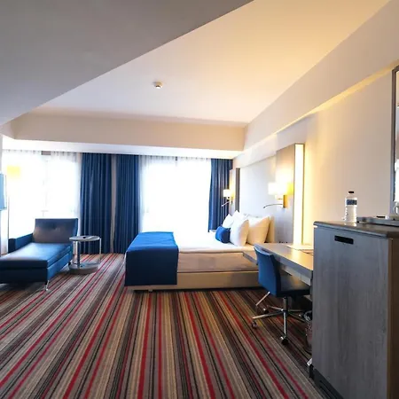 Hotel Ramada Plaza By Wyndham