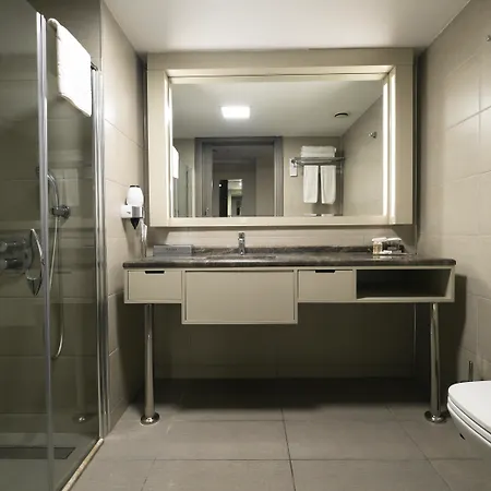 Hotel Ramada Plaza By Wyndham 4*