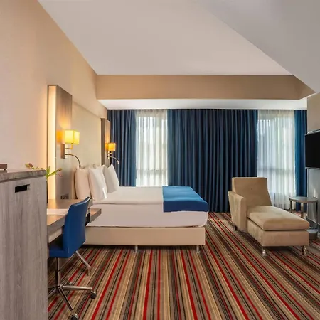 Hotel Ramada Plaza By Wyndham