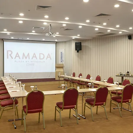 Ramada Plaza By Wyndham 호텔 4*