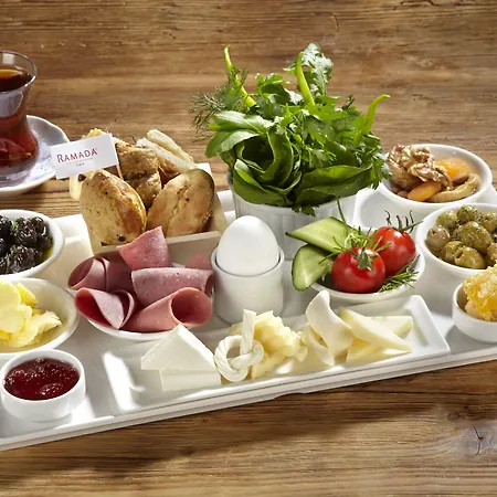 Ξενοδοχείο Ramada Plaza By Wyndham