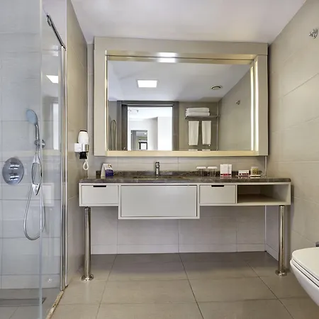 Ramada Plaza By Wyndham Hotel İzmir