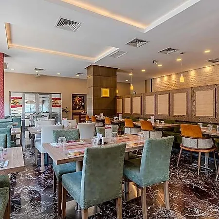 Hotel Ramada Plaza By Wyndham