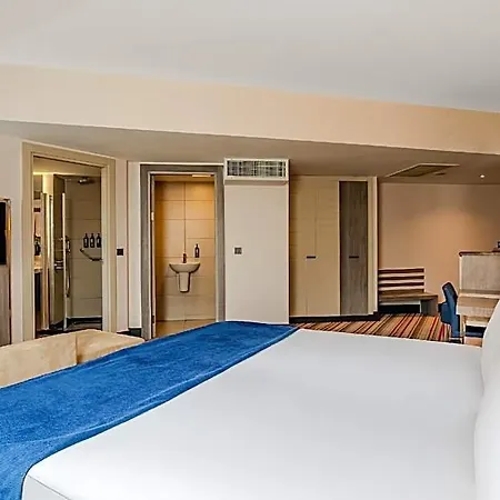 Ramada Plaza By Wyndham Hotel 4*