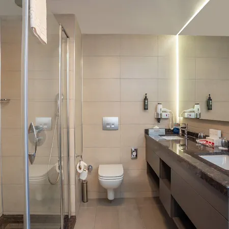 Ramada Plaza By Wyndham 4* 이즈미르