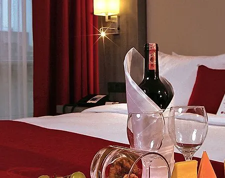 ホテル Ramada Plaza By Wyndham 4*