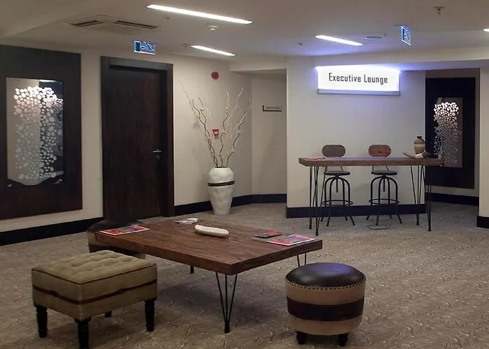 Hotel Ramada Plaza By Wyndham Izmir