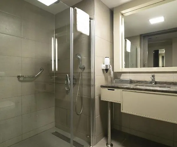 Ramada Plaza By Wyndham Hotel Esmirna