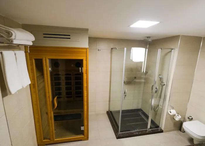 Ramada Plaza By Wyndham 4*