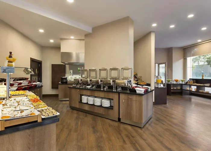 Hotel Ramada Plaza By Wyndham 4*