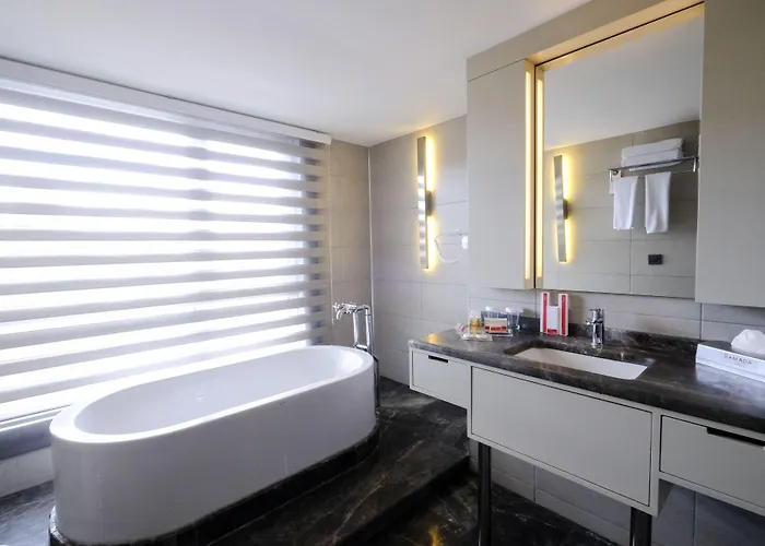 Ramada Plaza By Wyndham 4* Izmir