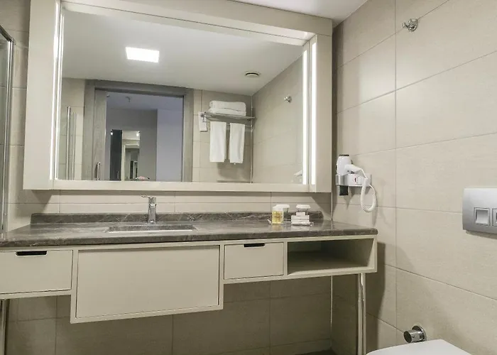 Ramada Plaza By Wyndham İzmir