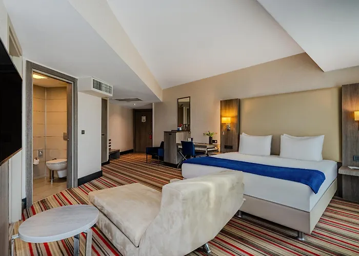 Ramada Plaza By Wyndham